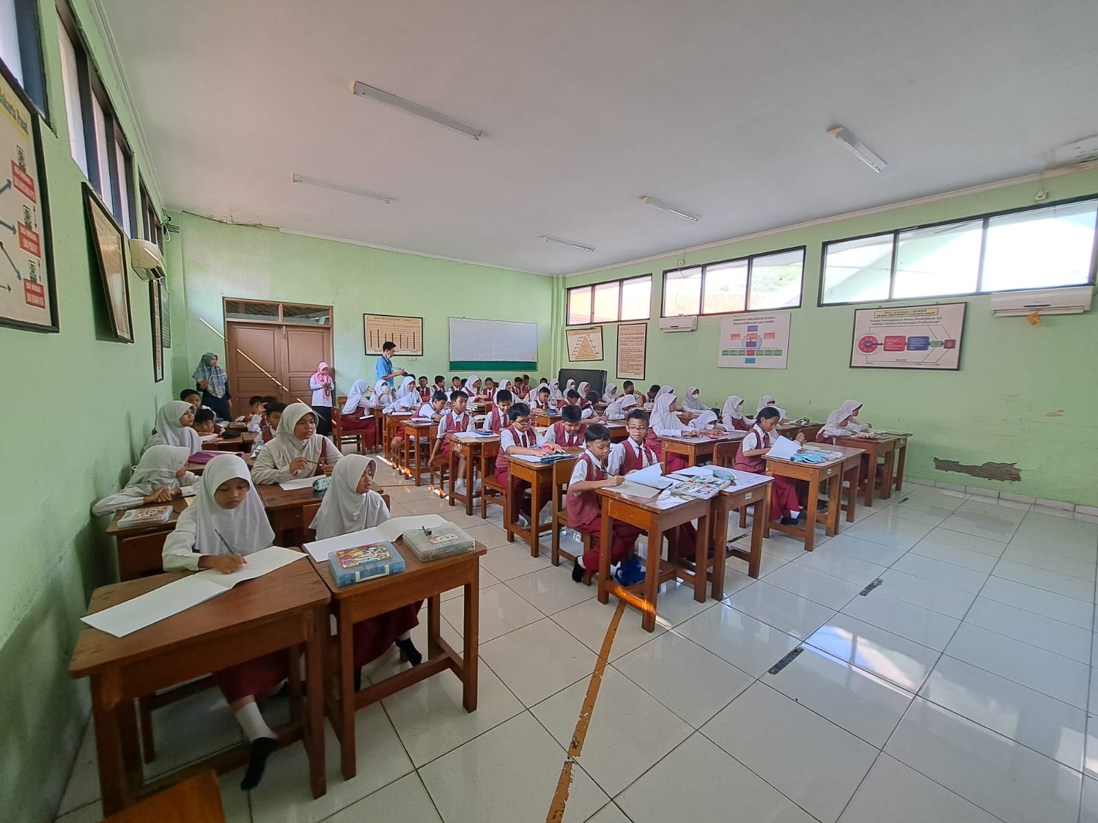 Roadshow Workshop Membaca Dan Literasi Perpustakaan Sudin Pusip Jakarta Pusat Di SDN Senen 03